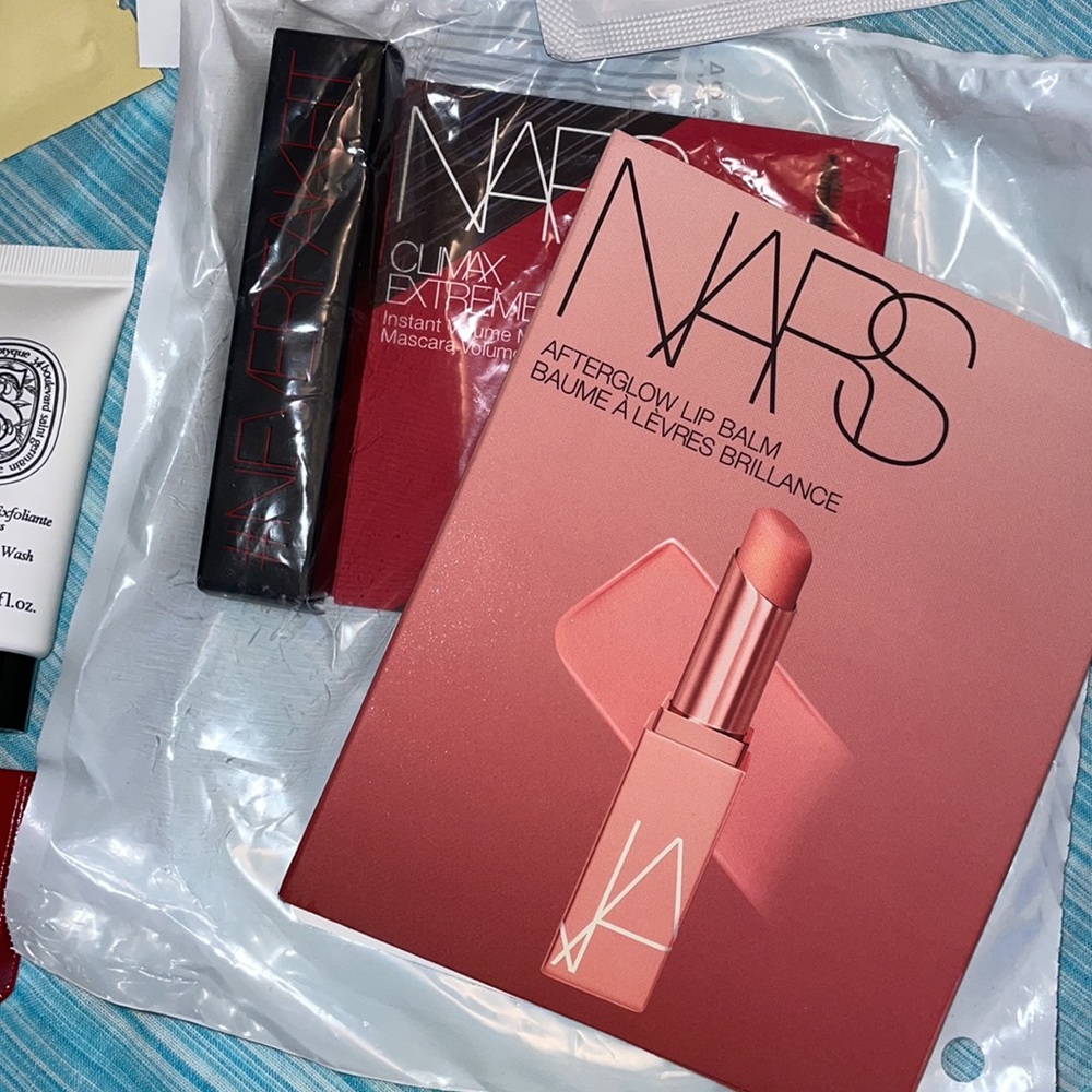 NWT MAKEUP LOT DELUXE SAMPLES - Picture 7 of 7